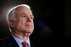 Sbohem, Američané. John McCain v posledním dopisu vyzval krajany, aby neklesali na mysli