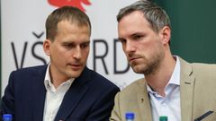 Debata DVTV s kandidáty na primátora - Mirovský, Hřib - zelení a Piráti