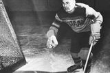 Jeho hokejová forma se nejvíc projevila v roce 1947, kdy pomohl československému výběru k titulu mistrů světa. Přispěl k tomu 14 góly.