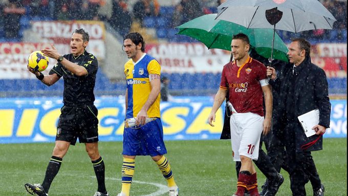 Zápas Serie A mezi AS Řím a Parmou se kvůli přívalovým dešťům nedohrál.