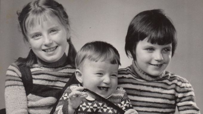 Děti Idy Menzingerové, zleva Renáta, Ida a Helena, rok 1963.