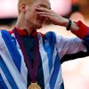 Britský dálkař Greg Rutherford, pláč medailistů na olympijských hrách v Londýně 2012