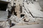 Při explozi zbrojního skladu v syrském Idlíbu zemřelo 69 lidí