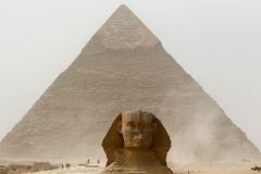 Železo v egyptských špercích není ze Země