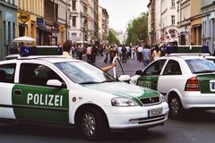 Německá policie při raziích zadržela dva muže podezřelé z vytvoření teroristické organizace