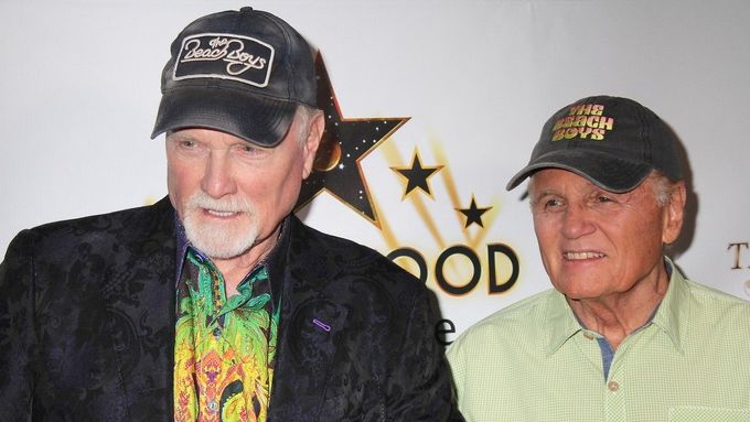 Bruce Johnston a Mike Love