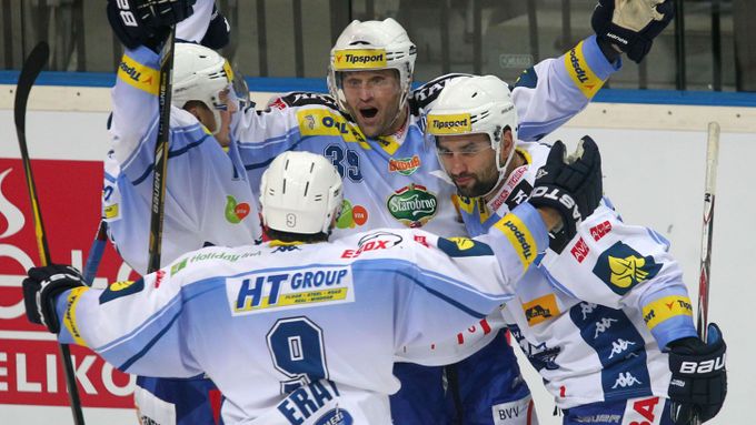 Hokejisté Komety se radují z další výhry v pražské O2 areně