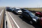 Policie: Dopravních nehod v ČR ubývá, počet obětí zatím ne