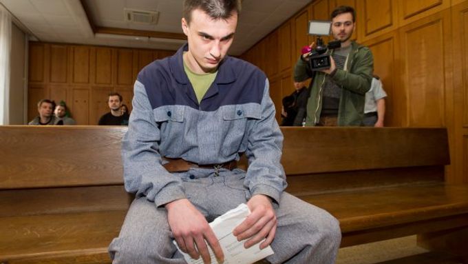 Josef Novák podle krajského soudu autem vraždil. Dostal 16,5 roku vězení.