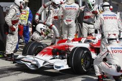 Šok pro F1: Seriál opouští Toyota. Znovu kvůli krizi