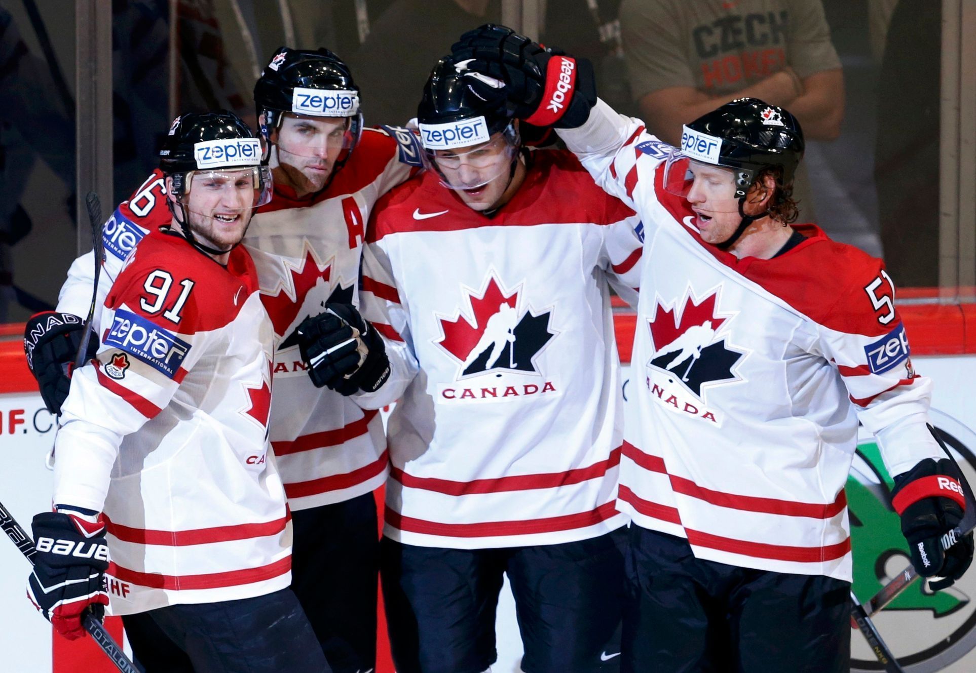 MS v hokeji 2013, Kanada - Švýcarsko: Kanada slaví gól na 1:1
