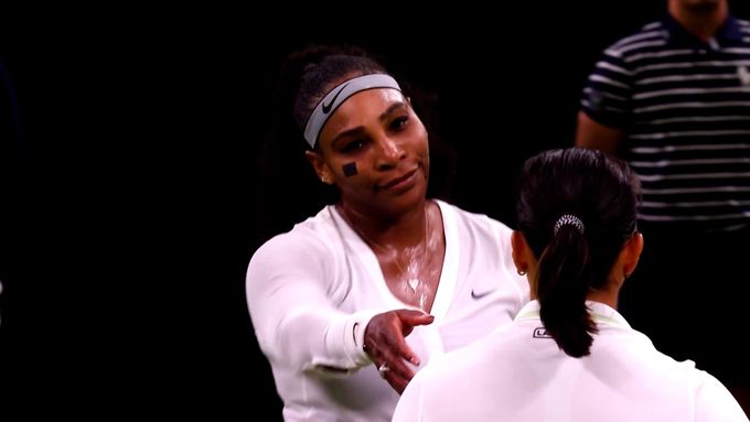 Záběry z nervy drásajícího zápasu, ve kterém Serena Williamsová nakonec padla.
