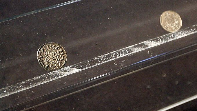 Denár knížete Oldřícha z roku 1004 s poprsím Sv. Václava