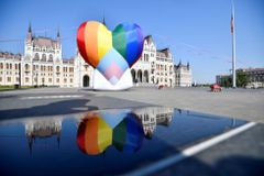 Maďarsko vede homofobní křížovou výpravu, zní z EU. Budapešť zákon zrušit nechce