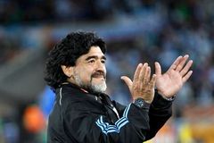 Maradona shánět práci nemusí. Zajímá se o něj Neapol
