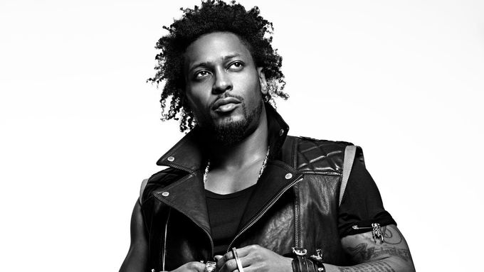 Několikanásobný držitel prestižní ceny Grammy D'Angelo, vlastním jménem Michael Eugene Archer, prohrál dlouhý boj s rakovinou slinivky břišní.