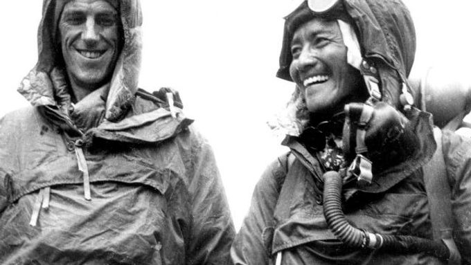 Edmund Hillary při výpravě na Everest