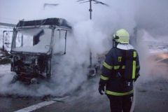 Dálnici D5 uzavřel na Berounsku požár nákladního auta
