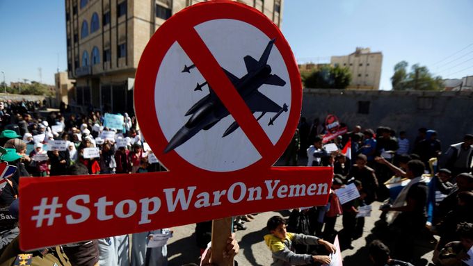 Demonstrace proti válce v Jemenu.