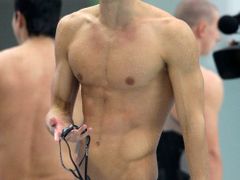 Snímek dokladuje Phelpsův velmi dlouhý trup.