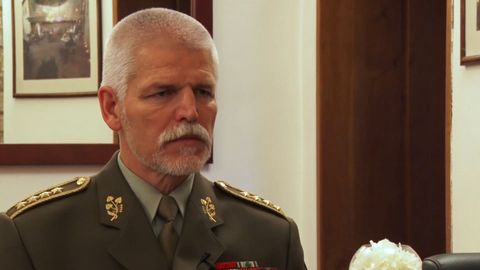 Češi hrozbu ze strany Ruska podceňují, říká generál Petr Pavel