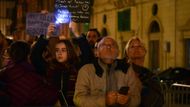 Malťané žádají na demosntracích vyšetření vraždy novinářky Daphne Galiziové.