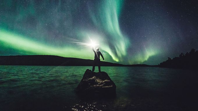 Foto: Nadšenci se snaží ulovit polární záři. Na barevná světla čekají hodiny v mrazu