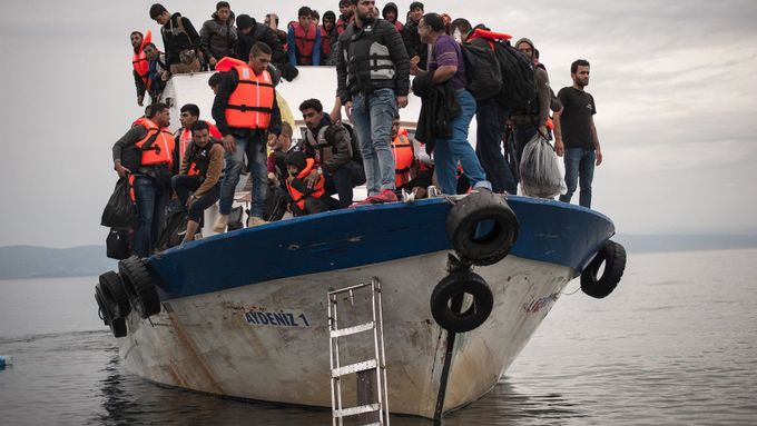 Uprchlíci dorazili na řecký ostrov Lesbos. (Ilustrační foto)