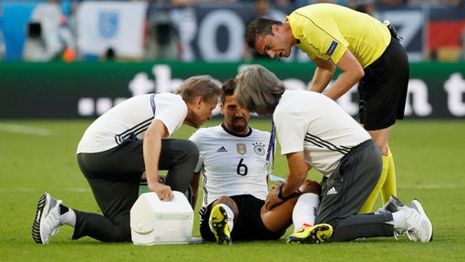 Euro 2016, Německo-Itálie: zraněný Sami Khedira
