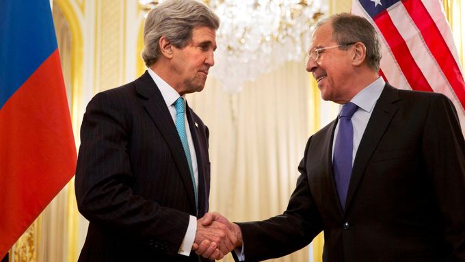 John Kerry a Sergej Lavrov.