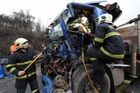 Nehoda tří nákladních aut uzavřela R48 na Frýdecko-Místecku