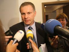 Poslanec KDU-ČSL Ludvík Hovorka do poslední chvíle neřekl, jak se při hlasování o reformě zachová.