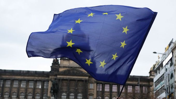 Vlajka EU - ilustrační foto