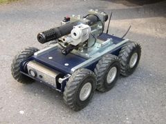 K potenciálně velmi nebezpečným předmětům může pyrotechnik vyslat robota (