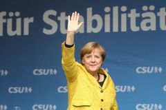 Tichý ledoborec. Angela Merkelová přežila za 12 let vlády i vážné krize, ustála je s ledovým klidem