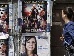 Volební plakáty v Sofii.
