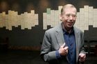 Havel se snaží dýchat bez masky, jeho stav se zlepšuje