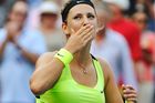 Azarenková ukřičela Šarapovovou, ve finále vyzve Serenu