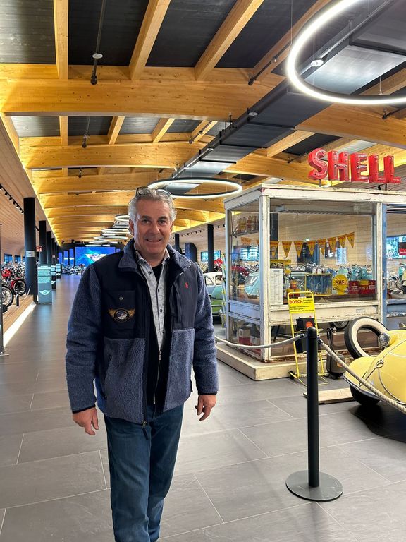 Attila Scheiber vybudoval muzeum se svým dvojčetem Albanem.