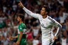 Real otočil duel s Elche, skvělý Ronaldo nasázel čtyři góly