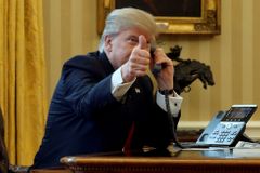 Trump mírní napětí mezi USA a Čínou. Poslal prezidentovi dopis, přeje si v něm dobré vztahy