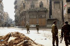 Asad přitvrdil, armáda podle Izraele použila chemikálie