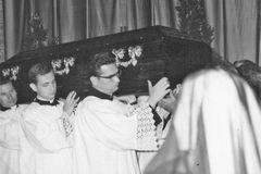 Převoz tělesných pozůstatků kardinála Josefa Berana do baziliky sv. Petra