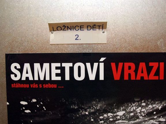 Dálě čtěte