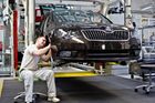Závislost Česka na automobilovém průmyslu roste, tržby poprvé překonaly bilion korun