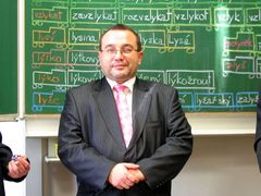 Ministr školství Josef Dobeš zrušení zvláštních škol nepodporuje