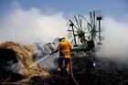 Austrálie se bojí "megaohně". Požáry mají zesílit, úřady evakuují čtvrt milionu lidí