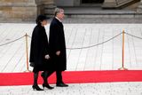 Kondolovat přišel polským představitelům státu německý prezident Horst Kohler s manželkou Evou.