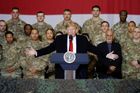 Americký prezident Trump překvapivě navštívil vojáky v Afghánistánu na Den díkůvzdání