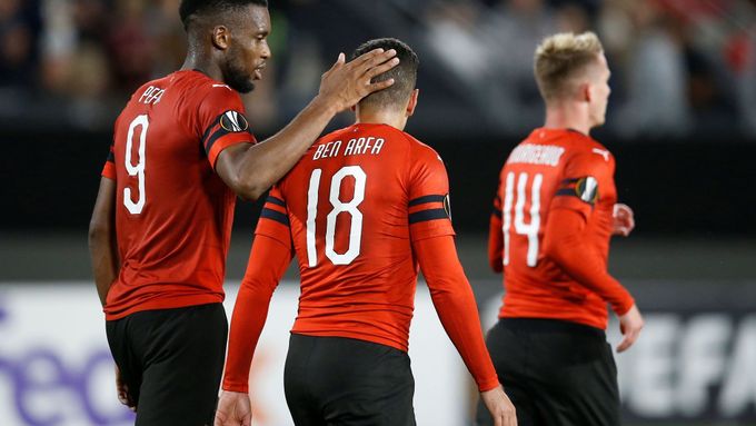 Radost fotbalistů Rennes po gólu do sítě Jablonce